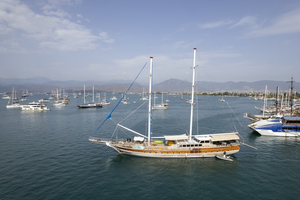 Türkiye neden gulet kiralama ve mavi tur için dünyanın en iyi destinasyonu? Eşsiz koylar, lüks guletler, uygun fiyat avantajı, profesyonel mürettebat ve benzersiz rotalar hakkında detaylı rehber